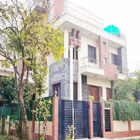 J P Residency Otel Greater Noida Dış mekan fotoğraf