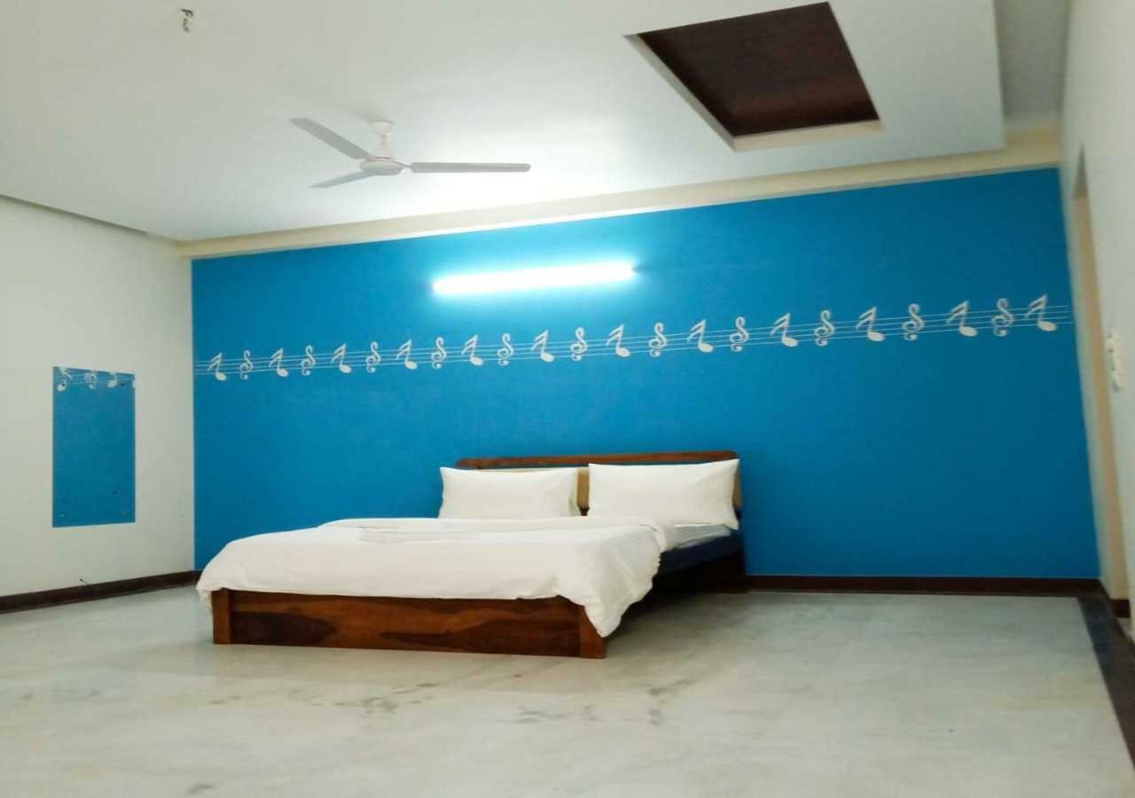 J P Residency Otel Greater Noida Dış mekan fotoğraf