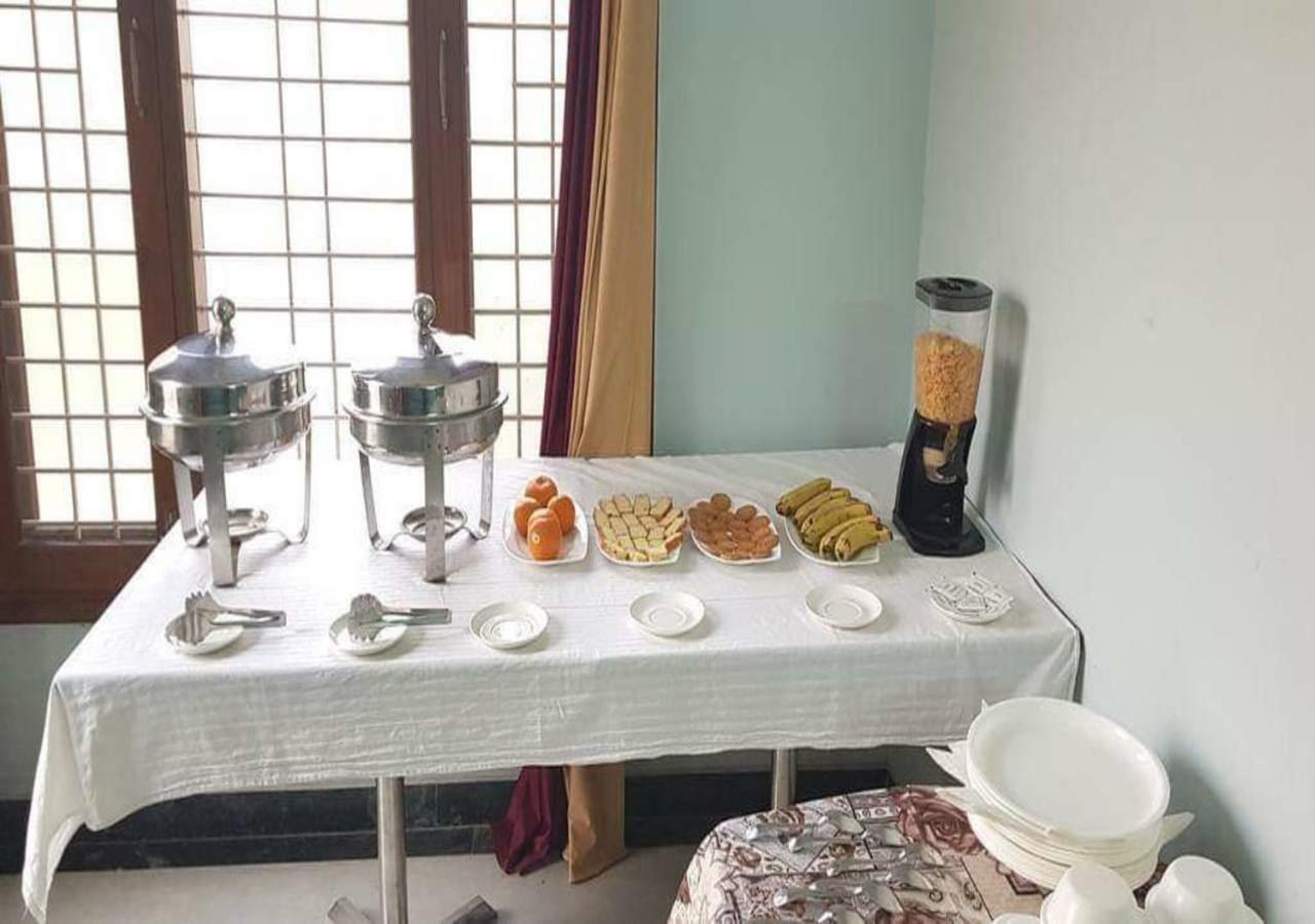 J P Residency Otel Greater Noida Dış mekan fotoğraf