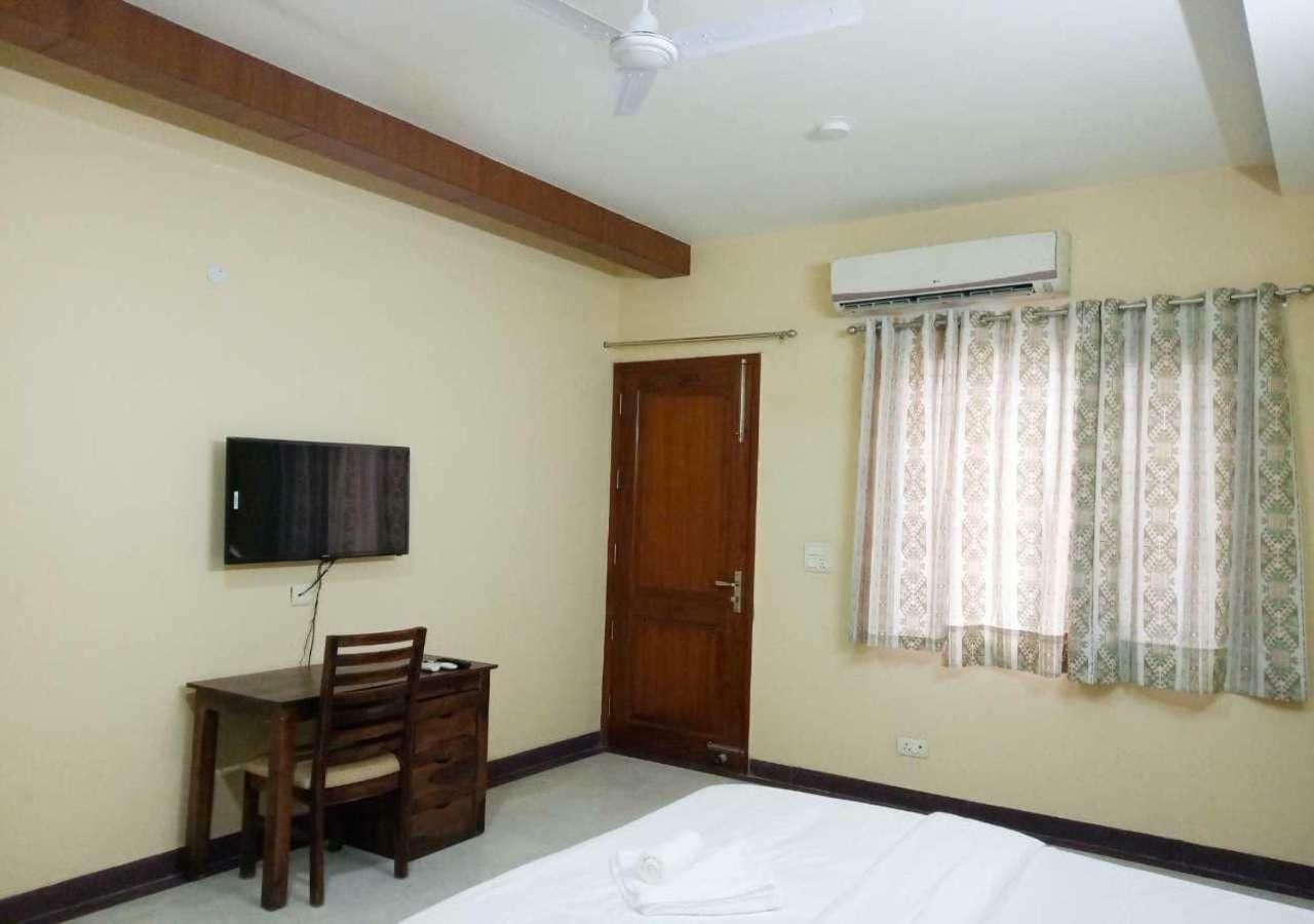 J P Residency Otel Greater Noida Dış mekan fotoğraf