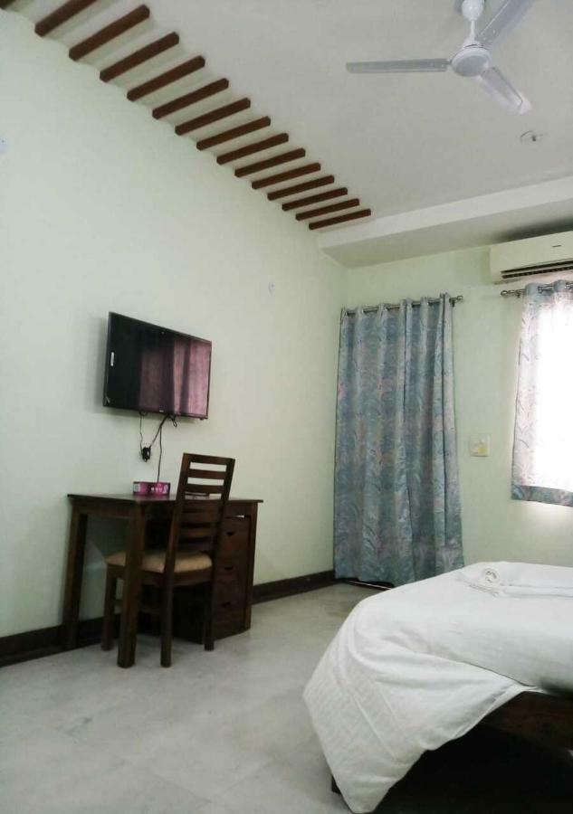 J P Residency Otel Greater Noida Dış mekan fotoğraf