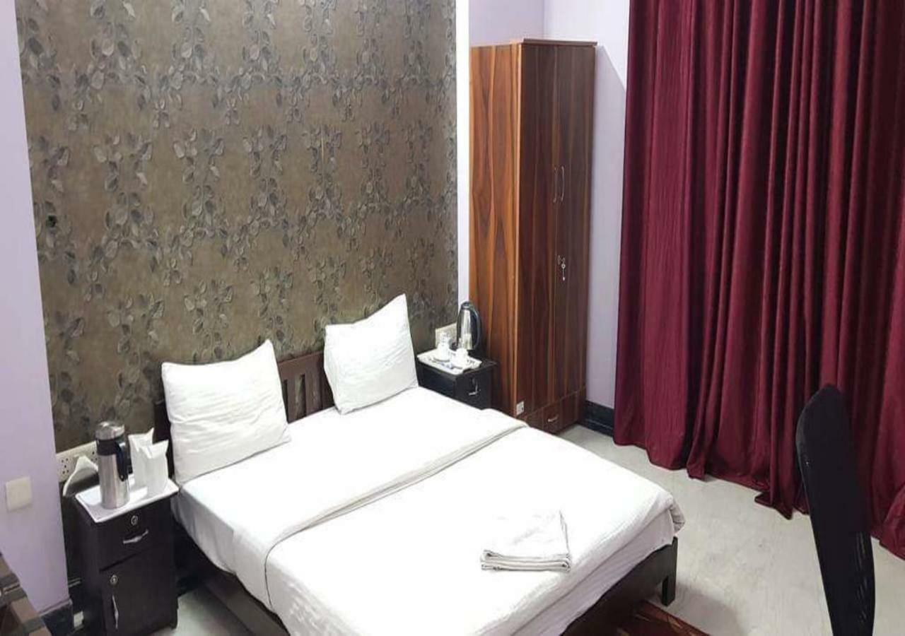 J P Residency Otel Greater Noida Dış mekan fotoğraf