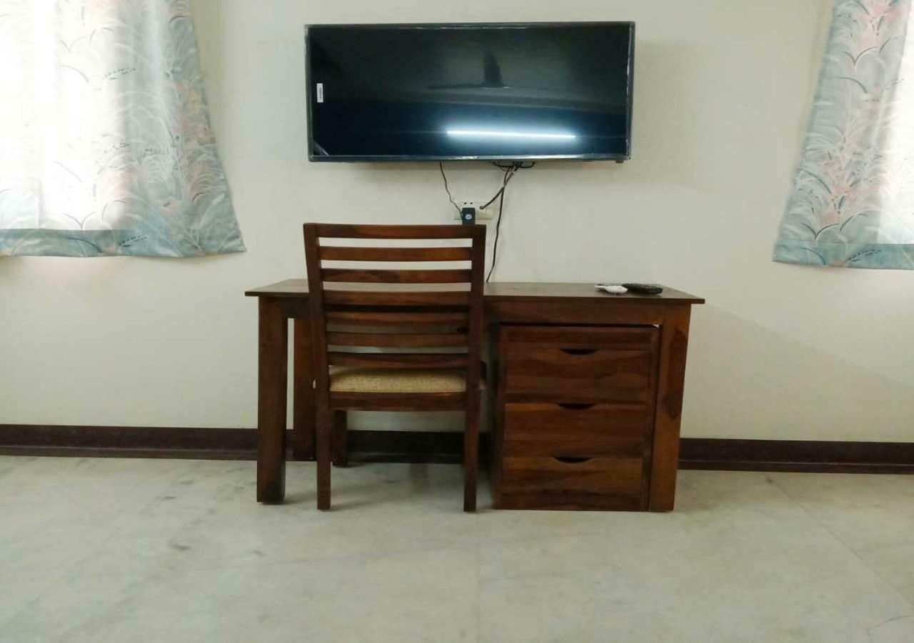 J P Residency Otel Greater Noida Dış mekan fotoğraf