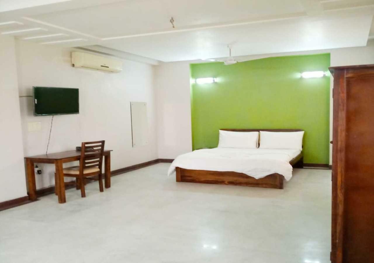 J P Residency Otel Greater Noida Dış mekan fotoğraf
