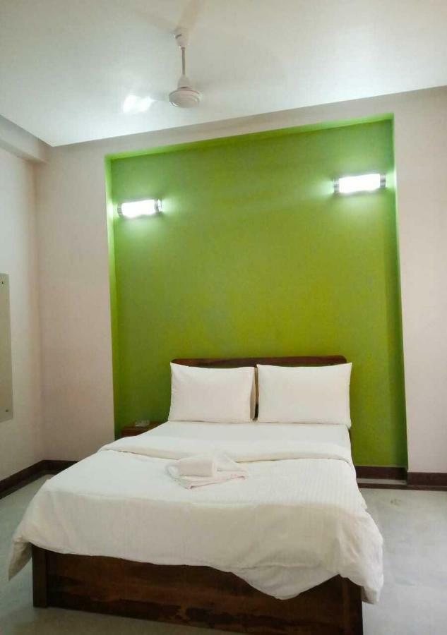 J P Residency Otel Greater Noida Dış mekan fotoğraf