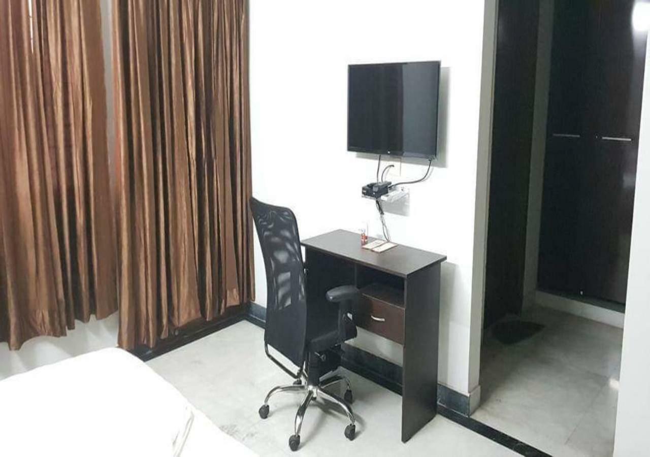 J P Residency Otel Greater Noida Dış mekan fotoğraf
