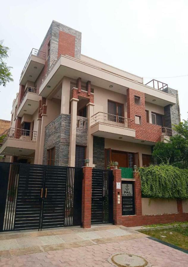 J P Residency Otel Greater Noida Dış mekan fotoğraf